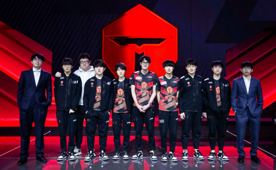 Faker与Kanavi的职业生涯解析：为何他们在赛场上如此出色